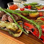 Csernus Doki Bor-Grillterasza Es Bungalloi Eger