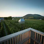 Csernus Doki Bor-Grillterasza Es Bungalloi Guest house Eger