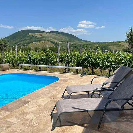 Csernus Doki Bor-grillterasza Es Bungalloi Penzion 4*