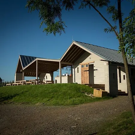 Csernus Doki Bor-Grillterasza Es Bungalloi Erlau
