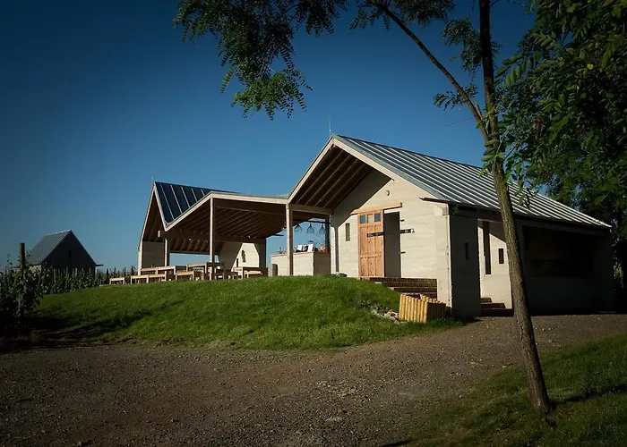 Csernus Doki Bor-Grillterasza Es Bungalloi Eger